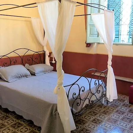 Antica Hibiscus Oda ve Kahvaltı Quartu SantʼElena