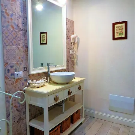 Bed and Breakfast Antica Hibiscus *